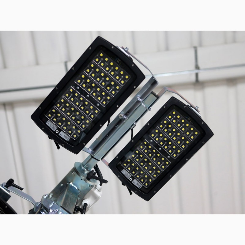 Фото 4. Освітлювальна вишка AURORA Gamma в комплекті з генератором