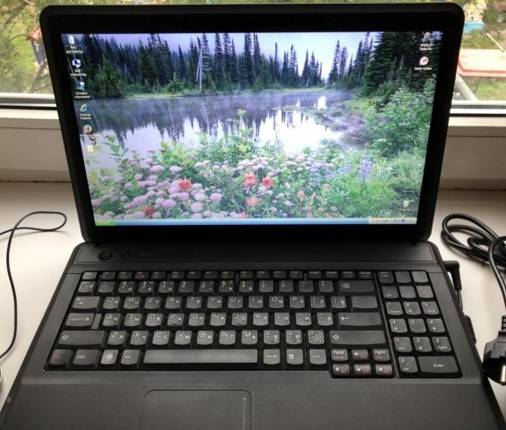 Надежный ноутбук Lenovo G550 (отличное состояние)