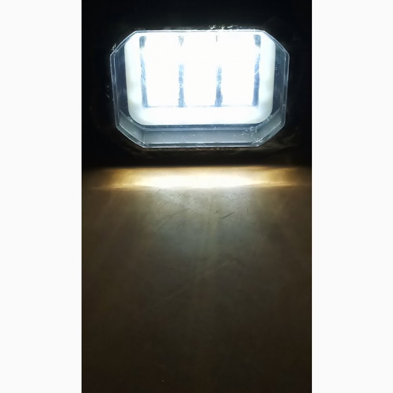 Фото 3. Светодиодная LED фара 30W arctic 3 (линза + ангельские глазки)