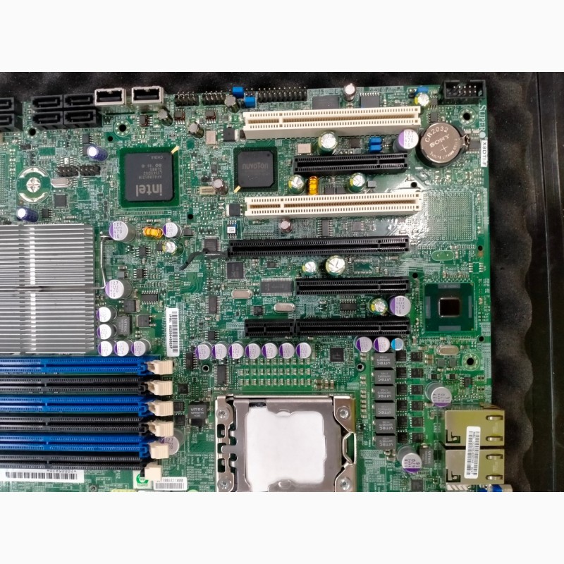 Фото 4. Материнська плата Supermicro X8DTi-F (LGA1366, Intel 5520, PCI-Ex16)
