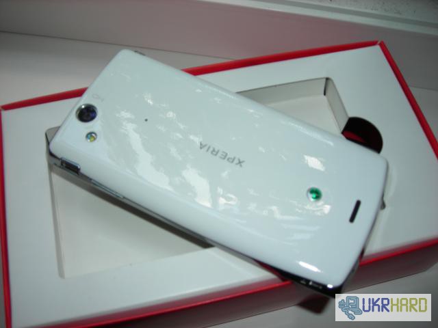 Фото 2. Sony Ericsson Xperia Arc S (новый 5+)
