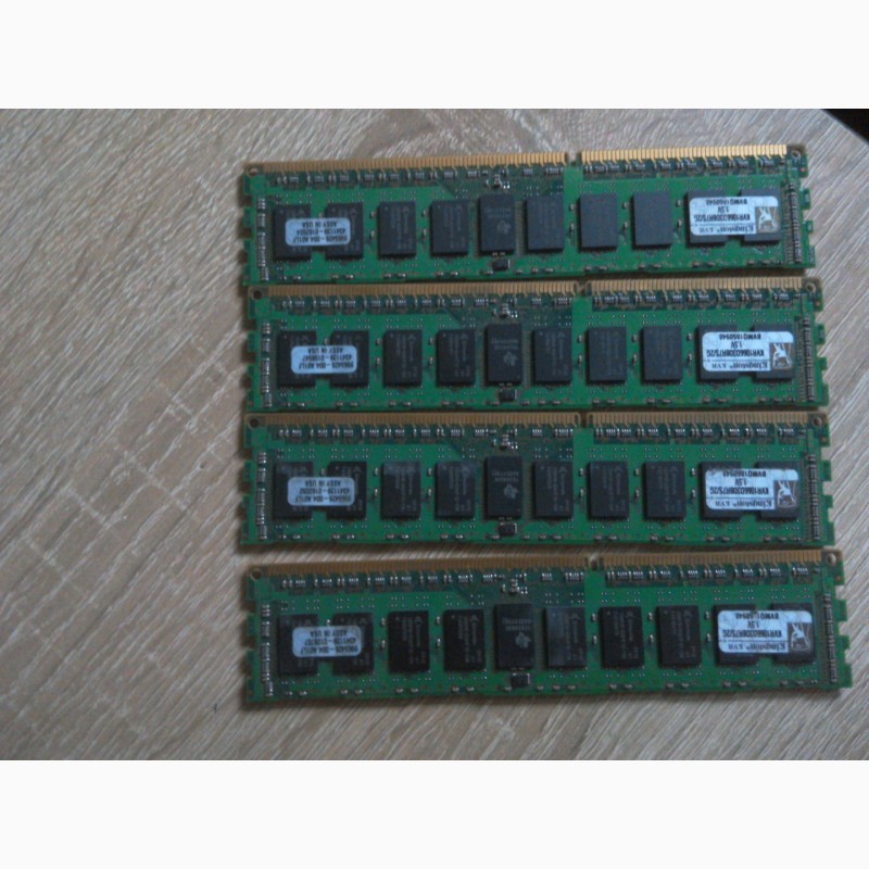 Фото 2. Серверная память DDR2 и DDR3