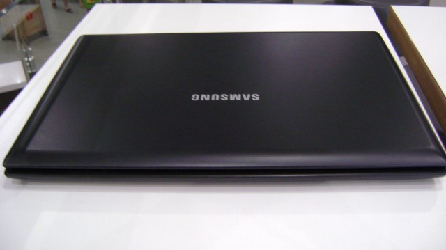 Фото 2. Большой ноутбук Samsung E271 (как новый)