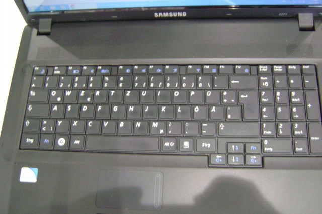 Фото 3. Большой ноутбук Samsung E271 (как новый)