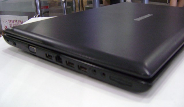 Фото 4. Большой ноутбук Samsung E271 (как новый)