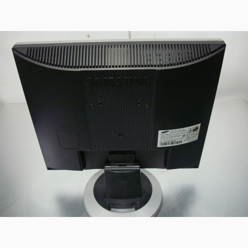 Фото 5. Недорогой монитор 17 Samsung SyncMaster 710n потерт
