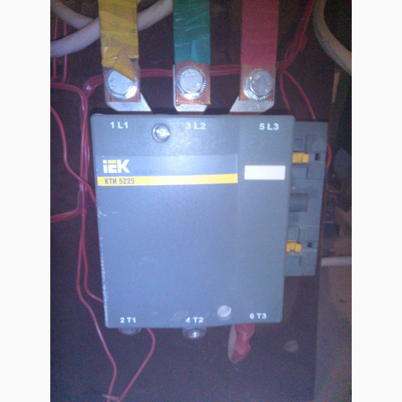 Фото 3. Автоматический выключатель IEK ВА88-35, 3Р, 250А, контактор КТИ 5225 (225 А), система АВР