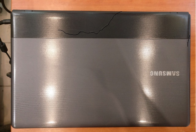 Фото 3. Ноутбук Samsung 300E по частям
