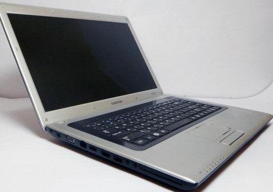 Фото 3. Ноутбук Samsung R518 (хорошее состояние, тянет игры)