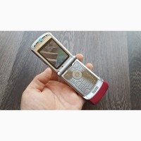 Телефон раскладушка Motorola RAZR V3 1 сим, 2, 25 дюйма, 680 мА/ч. Металл