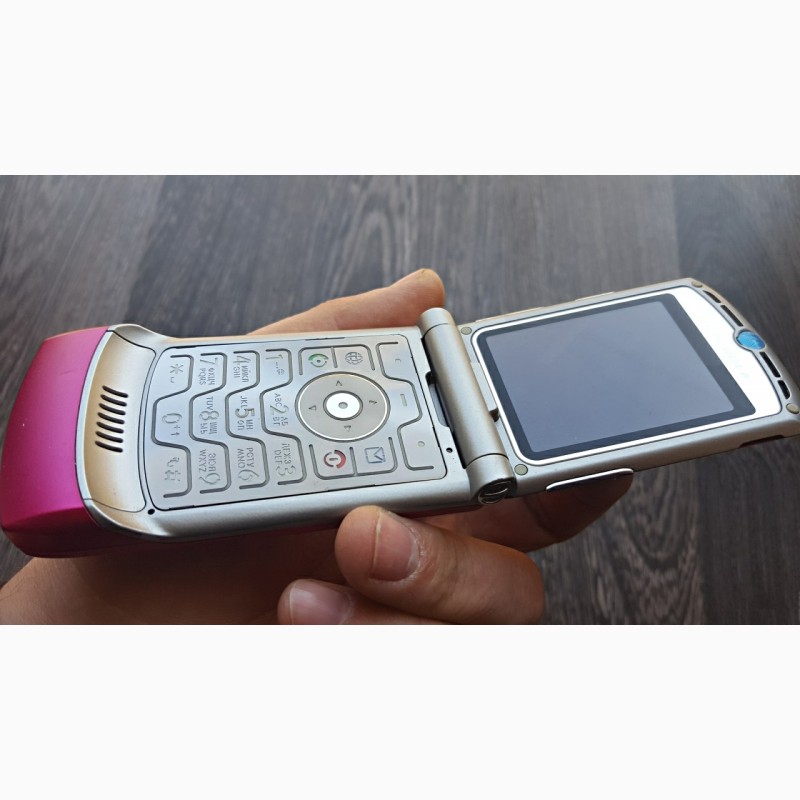 Фото 5. Телефон раскладушка Motorola RAZR V3 1 сим, 2, 25 дюйма, 680 мА/ч. Металл