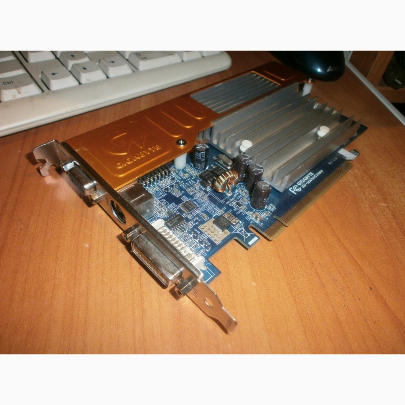 Фото 3. Видеокарта Giabyte PCI-E нет изображения