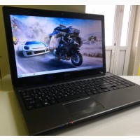 Ноутбук Acer Aspire 5560 (4 ядра, 4 гига, тянет танки)