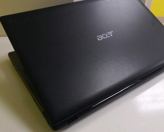 Фото 3. Ноутбук Acer Aspire 5560 (4 ядра, 4 гига, тянет танки)