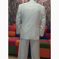 Шикарный новый фирменный мужской белый костюм