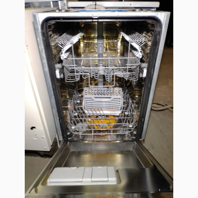 Фото 2. Посудомоечная машина Electrolux ESL 48900 R