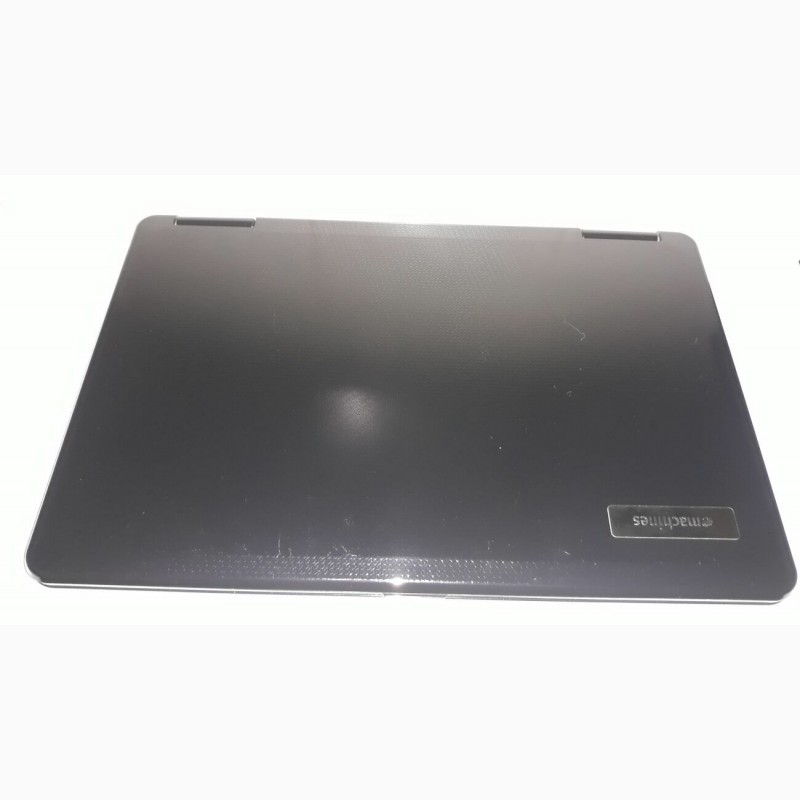 Фото 2. Красивый ноутбук eMachines E525 в ухоженном состоянии