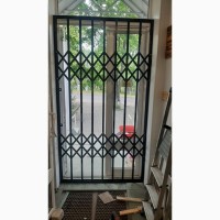 Раздвижные решетки металлические на двери окна балконы витрины. Производство и установкa