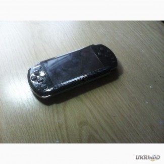Продам б/у игровую приставку Sony PSP