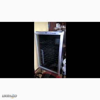 Шкаф холодильный винный настольный CLIMADIFF CV70AD бу