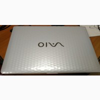 Красивый ноутбук Sony Vaio PCG - 61A14L