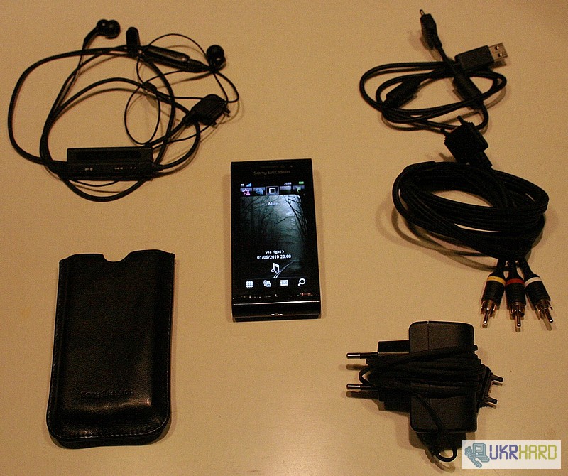 Фото 3. Sony Ericsson Satio (U1i) Black, Headset HPM-90