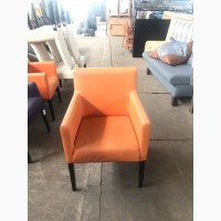 Продам б/у стильное оранжевое кресло для кафе, ресторанов, баров
