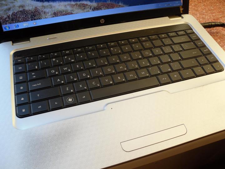 Фото 2. Отличный ноутбук HP G62( 4ядра 4гига, батарея 2видеокарты )