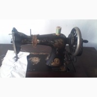 Продам антикварну швейну машинку ЗИНГЕР в робочому стані