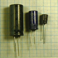 Конденсаторы (в том числе l.esr) 330…1000 мкф 6.3…450 вольт электролитические вертикальные