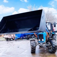 Фронтальний навантажувач КУН для тракторiв вітчизняних та імпортних тракторів